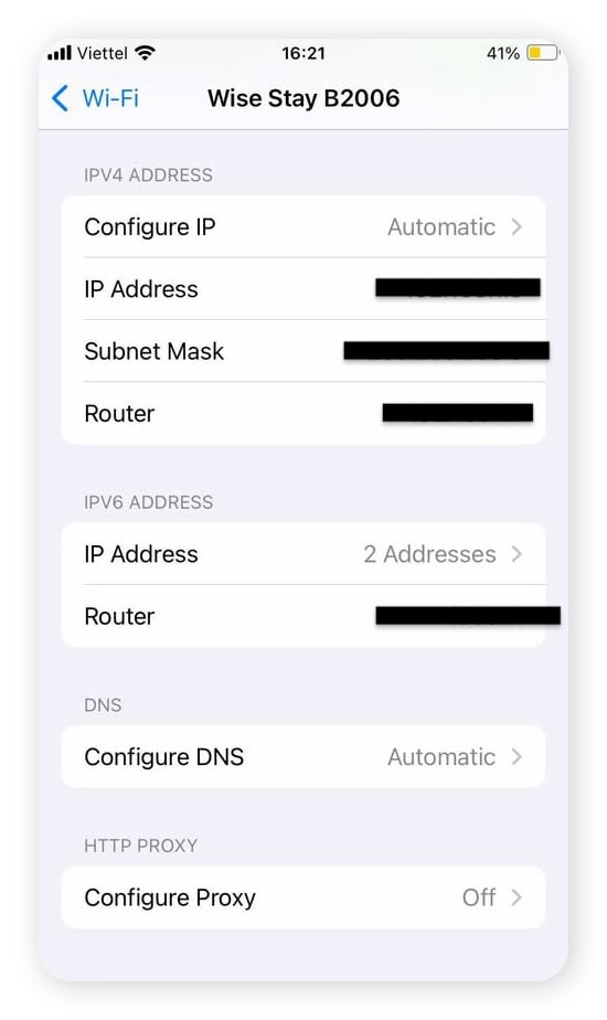 Menu de configuration manuelle du DNS sur iPhone.